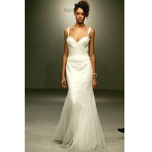 Vera Wang Ivory Silk One-of-a-kind Wedding Gown